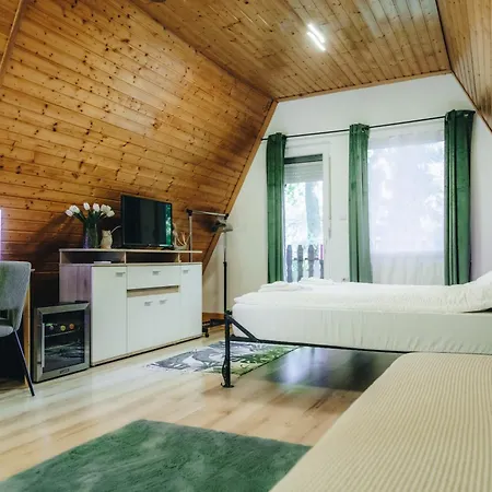 Zoeld Eden Apartamento Makó